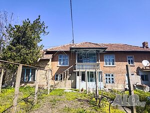 Двуетажна къща с двор 2 000 кв.м. в спокойно село до Полски Тръмбеш 100 sq. m. built-up area | Houses / Villas | 7 km. to Polski Trambesh Polski Trambesh