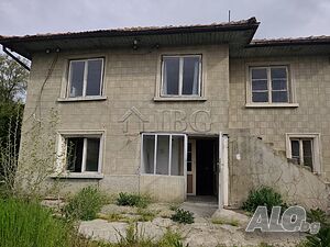 Къща за ремонт с голям двор 100 sq. m. built-up area | Houses / Villas | 10 km to Byala Byala