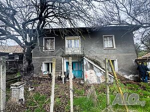 Kъща с 3 спални, хубава градина, гараж и стопански постройки в живописното село Червен 140 sq. m. built-up area | Houses / Villas | Ruse Cherven