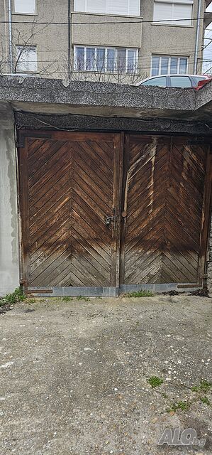 Тристаен апартамент с Гараж на бул. Никола Габровски, гр. В. Търново 2-Bedroom 90 sq. m. Brick 1980 y. First residential floor | Apartments | Center Veliko Tarnovo