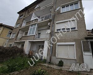 Етаж от къща в сърцето на старопрестолния град 2 - storey 125 sq. m. built-up area 283 sq. m. courtyard | Houses / Villas | Center Veliko Tarnovo