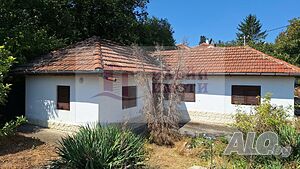 Продажба на къща с. Божичен 1 - storey 49 sq. m. built-up area 900 sq. m. courtyard | Houses / Villas | Ivanovo