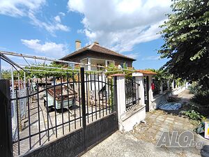 Продава двуетажна къща 2 - storey 100 sq. m. built-up area 620 sq. m. courtyard | Houses / Villas | Dyulevo