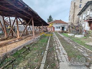 Имот за бизнес, жилищно строителство или инвестиция в гр. Монтана 1 - storey 112 sq. m. built-up area 760 sq. m. courtyard | Houses / Villas | Montana