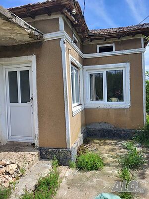 Тухлена къща в село Дъбрава 1 - storey 60 sq. m. built-up area 2361 sq. m. courtyard | Houses / Villas | Dabrava