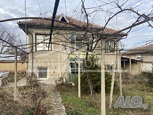 Къща в с. Поликраище! 2 - storey 100 sq. m. built-up area 1000 sq. m. courtyard | Houses / Villas | Polikraishte