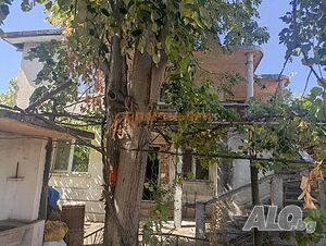 Агенция „Партньори“ продава, двуетажна къща в с. Тенево, обл. Ямбол 2 - storey 140 sq. m. built-up area 614 sq. m. courtyard | Houses / Villas | Tenevo