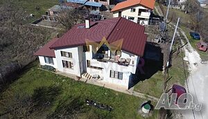 Двуетажна къща с двор и кладенец на 10 мин. от Варна, с. Яребична - нов покрив, обзаведена 200 sq. m. built-up area 555 sq. m. courtyard | Houses / Villas | Yarebichna