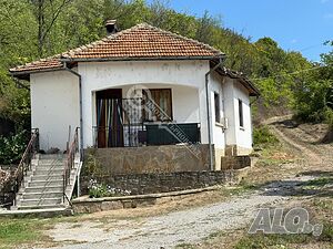 Монолитна къща в гр. Златарица 1 - storey 65 sq. m. built-up area 154 sq. m. courtyard | Houses / Villas | Zlataritsa