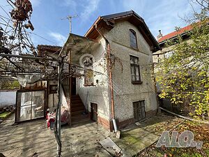 Двуетажна къща в гр. Левски 2 - storey 108 sq. m. built-up area 525 sq. m. courtyard | Houses / Villas | Levski