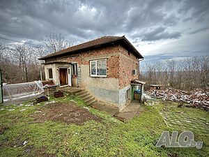 Двуетажна къща в с. Поликраище 2 - storey 100 sq. m. built-up area 660 sq. m. courtyard | Houses / Villas | Polikraishte