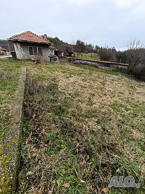 Парцел с постройка в село Петковци Sale 715 sq. m. Regulated (RLE) With electricity Water pipe | Land for development, Investment projects | Petkovtsi