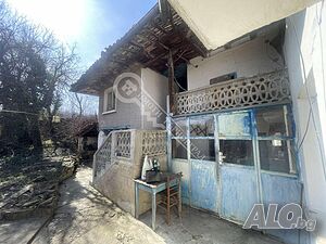 Двуетажна къща в с. Пчелище 2 - storey 160 sq. m. built-up area 1940 sq. m. courtyard | Houses / Villas | Pchelishte