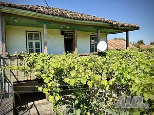 Къща в с. Козаревец 2 - storey 90 sq. m. built-up area 900 sq. m. courtyard | Houses / Villas | Kozarevets