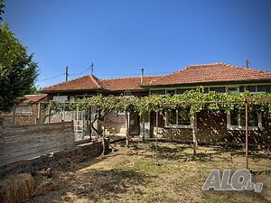 Частично реновирана къща в с. Куцина 2 - storey 91 sq. m. built-up area 756 sq. m. courtyard | Houses / Villas | Kutsina