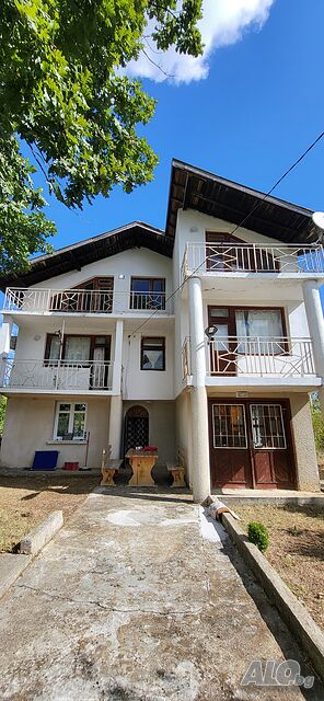 Триетажна къща в с. Изгрев 3 - storey 250 sq. m. built-up area 983 sq. m. courtyard | Houses / Villas | Izgrev