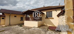 International Real Estates (IRE) представя: Прекрасен и отлично поддържан селски имот с огромен двор.. 168 sq. m. built-up area 2000 sq. m. courtyard | Houses / Villas | Botevo