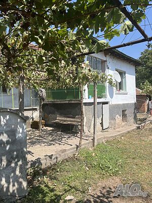 Монолитна къща в с. Селци 1 - storey 100 sq. m. built-up area 1420 sq. m. courtyard | Houses / Villas | Seltsi
