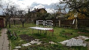 Къща с двор, с. Мадара 1 - storey 100 sq. m. built-up area 520 sq. m. courtyard | Houses / Villas | Madara