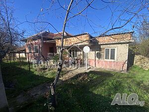 Къща с голям двор в село Ново село 1 - storey 120 sq. m. built-up area 1530 sq. m. courtyard | Houses / Villas | Novo selo