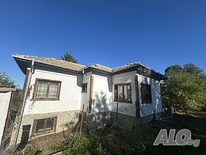 Двуетажна тухлена къща, с. Долец 2 - storey 100 sq. m. built-up area 983 sq. m. courtyard | Houses / Villas | Dolets