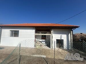 Отремонтирана къща, с. Звезда 2 - storey 120 sq. m. built-up area 2620 sq. m. courtyard | Houses / Villas | Zvezda