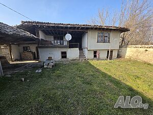 Двуетажна къща, с. Алваново 2 - storey 80 sq. m. built-up area 1000 sq. m. courtyard | Houses / Villas | Alvanovo