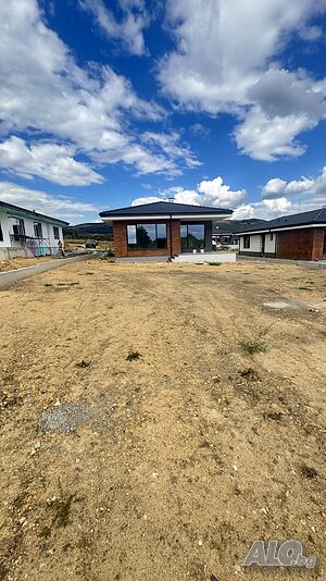 Продава къща Атюрен 1 - storey 145 sq. m. built-up area 750 sq. m. courtyard | Houses / Villas | Studensko gradche (Aturen) Stara Zagora