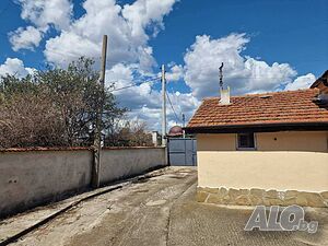 Реновирана къща с ОГРОМЕН двор 1500 кв.м 6 км от Айтос и 30 км от Бургас 1 - storey 150 sq. m. built-up area 1500 sq. m. courtyard | Houses / Villas | Pirne