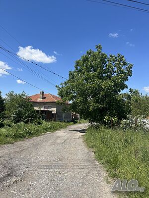 Продавам къща 1 - storey 86 sq. m. built-up area 2510 sq. m. courtyard | Houses / Villas | Boyadzhik