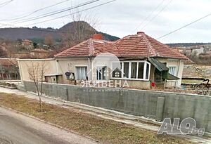 Агенция ЖИВЕНА продава самостоятелна къща в град Девня, кв. Повеляново 1 - storey 74 sq. m. built-up area 778 sq. m. courtyard | Houses / Villas | Devnya