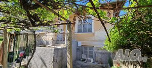 🔑 Имот с потенциал - къща в с. Голям Чардак 2 - storey 76 sq. m. built-up area 2400 sq. m. courtyard | Houses / Villas | Golyam chardak
