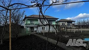 Продава се двуетажна къща в с. Нови Извор 2 - storey 74 sq. m. built-up area 881 sq. m. courtyard | Houses / Villas | Novi izvor