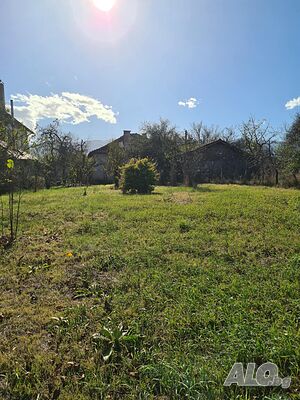 Къща (105кв) в град Костенец с двор 1206 кв. 1 - storey 105 sq. m. built-up area 1206 sq. m. courtyard | Houses / Villas | Kostenets