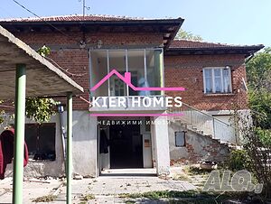 Двуетажна къща в с. Дряново, общ. Симеоновград, обл. Хасково 2 - storey 100 sq. m. built-up area 2800 sq. m. courtyard | Houses / Villas | Dryanovo