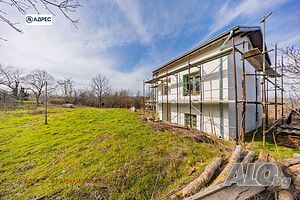 104 кв.м РЗП 1277 кв.м двор 104 sq. m. built-up area 1277 sq. m. courtyard | Houses / Villas | Koilovtsi