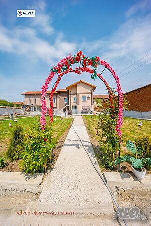 212 кв.м РЗП 706 кв.м двор 212 sq. m. built-up area 706 sq. m. courtyard | Houses / Villas | Krushovitsa