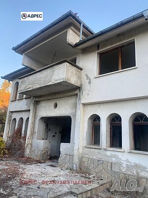 626 кв.м РЗП 1129 кв.м двор 626 sq. m. built-up area 1129 sq. m. courtyard | Houses / Villas | Petarnitsa