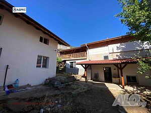 260 sq. m. built-up area 470 sq. m. courtyard | Houses / Villas | Pavolche