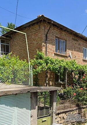 Продава Тухлена Къща в гр. Попово 2 - storey 80 sq. m. built-up area 140 sq. m. courtyard | Houses / Villas | Център Popovo