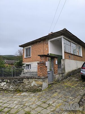 Къща в планината 2 - storey 76 sq. m. built-up area 720 sq. m. courtyard | Houses / Villas | Vedrovo