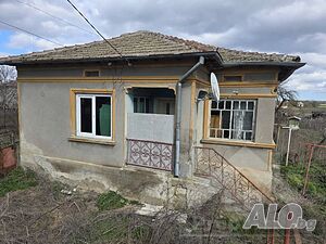 Едноетажна къща с просторен двор на 5км от Генерал Тошево 1 - storey 72 sq. m. built-up area 2395 sq. m. courtyard | Houses / Villas | Lyulyakovo