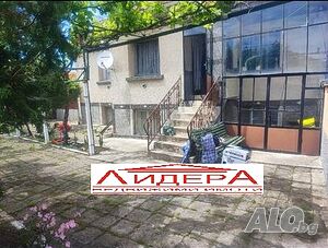 Къща с двор 1000 кв.м., с. Голям Чардак 2 - storey 100 sq. m. built-up area 1000 sq. m. courtyard | Houses / Villas | Golyam chardak