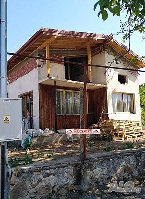 Двуетажна тухлена къща на плочи, в с. Отец Паисиево 2 - storey 150 sq. m. built-up area 550 sq. m. courtyard | Houses / Villas | Otets Paisievo