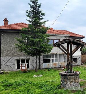 Обновена двуетажна къща, двор, на асфалтирана улица!!! 2 - storey 160 sq. m. built-up area 1000 sq. m. courtyard | Houses / Villas | Izbeglii