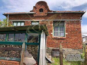 Къща в с. Малина - 100 кв.м, едноетажна, тухла, маза 2 - storey 100 sq. m. built-up area 1000 sq. m. courtyard | Houses / Villas | Malina