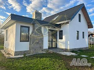 Двуетажна къща с голям двор - с. Приселци, Бургас 2 - storey 80 sq. m. built-up area 1129 sq. m. courtyard | Houses / Villas | Priseltsi