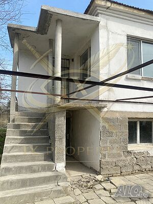 Двуетажна къща -Карнобат с. черково 2 - storey 90 sq. m. built-up area 800 sq. m. courtyard | Houses / Villas | Karnobat