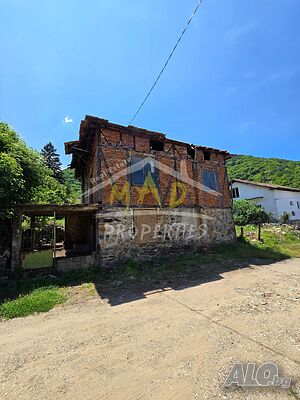Двуетажна къща в с. Коларово - автентичен имот с потенциал 2 - storey 116 sq. m. built-up area 560 sq. m. courtyard | Houses / Villas | Kolarovo