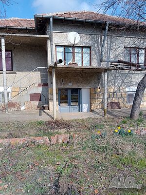1781-Продава се тухлена на гредоред къща в с. Просторно! 2 - storey 65 sq. m. built-up area 1040 sq. m. courtyard | Houses / Villas | Prostorno